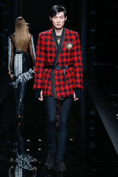 Look 48